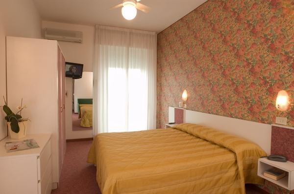 Hotel Igea Spiaggia 벨레지아아지마리나 외부 사진